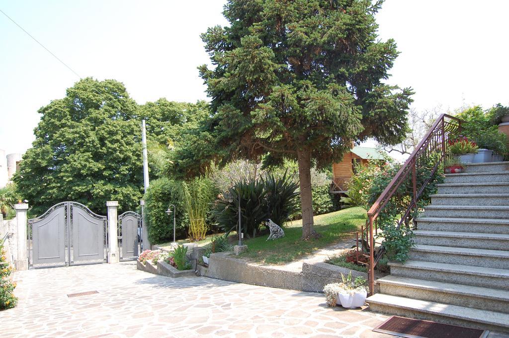 B&B Villa Francesca 소베라토마리나 외부 사진