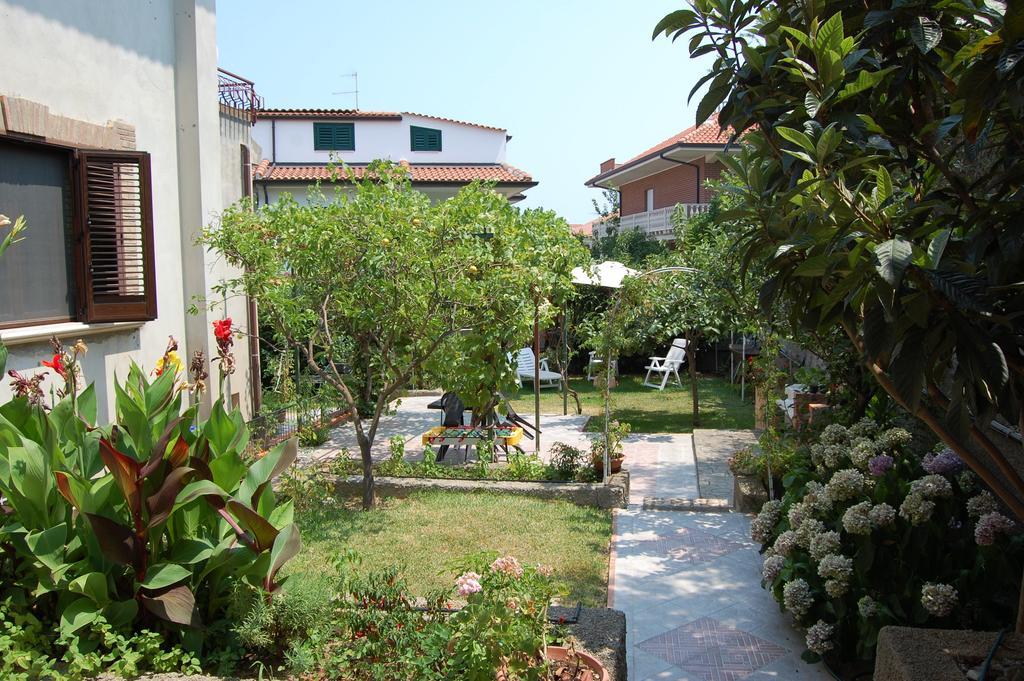 B&B Villa Francesca 소베라토마리나 외부 사진