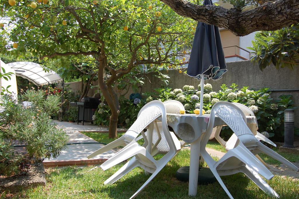 B&B Villa Francesca 소베라토마리나 외부 사진